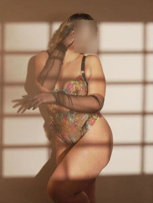 escort image
