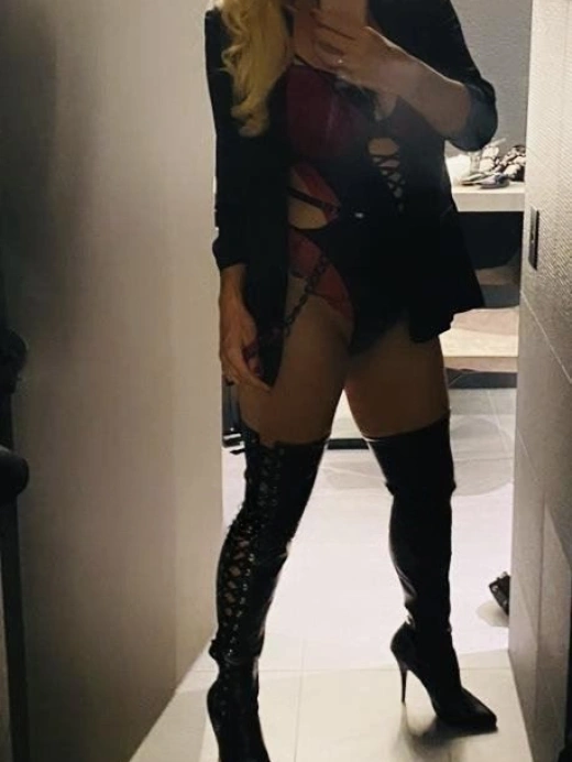 escort image