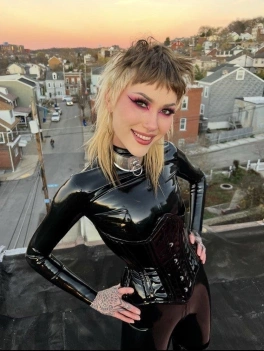 escort image