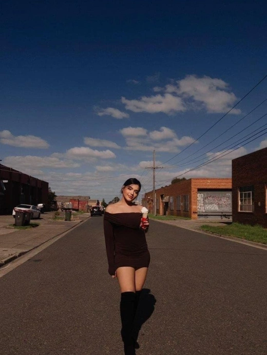 escort image