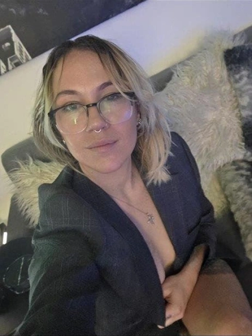 escort image