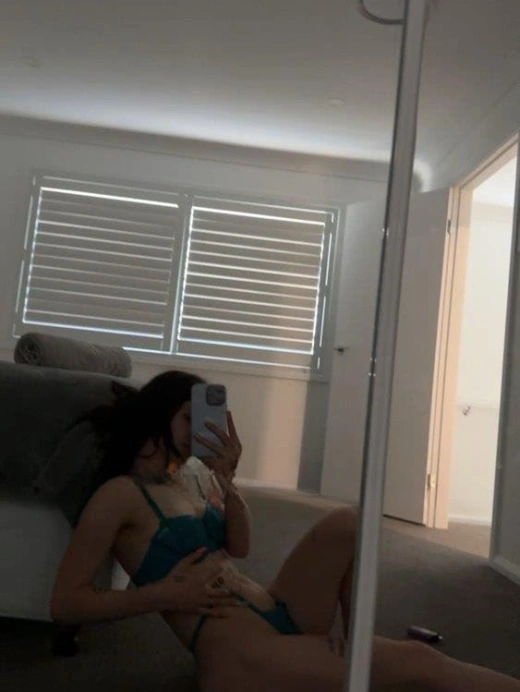 escort image