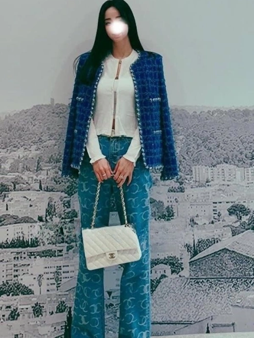 escort image