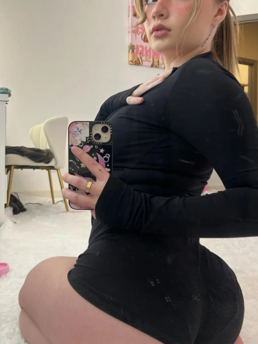 escort image