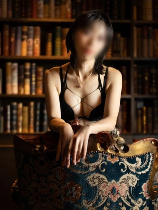 escort image