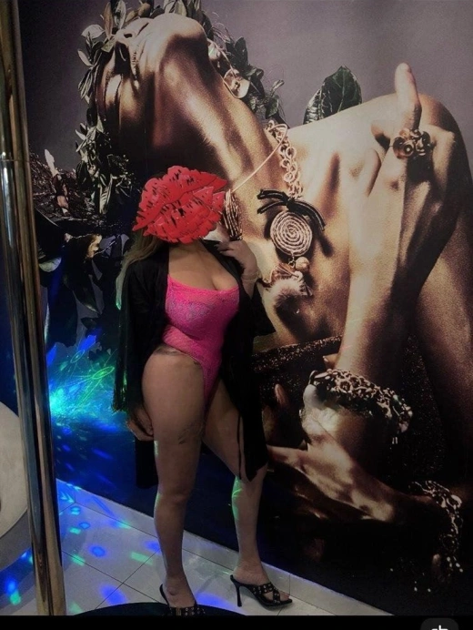 escort image