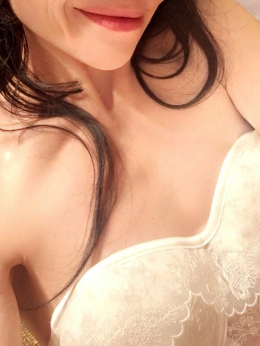 escort image
