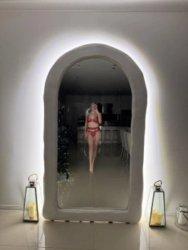 escort image