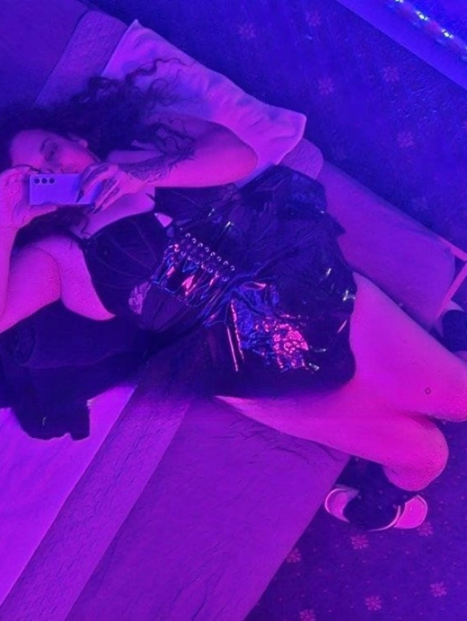 escort image