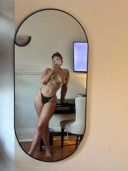 escort image