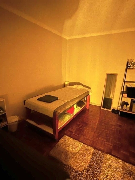 escort image