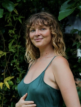 escort image